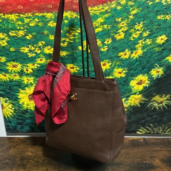 Vintage Chanel Caviar Leather Tote Bag Gold-Tone CC Turn-Lock - Picture 2 of 9